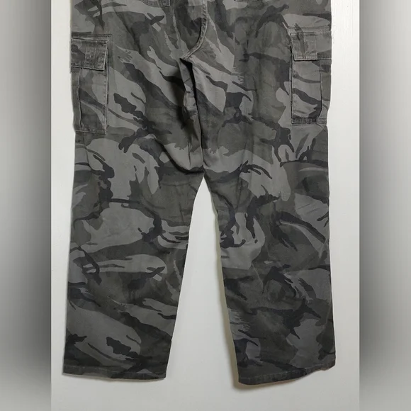 Wrangler Grey Camouflage Cargo Pants - Picture 9 of 10